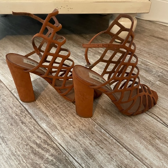 Shoes - Picture 2 of 3